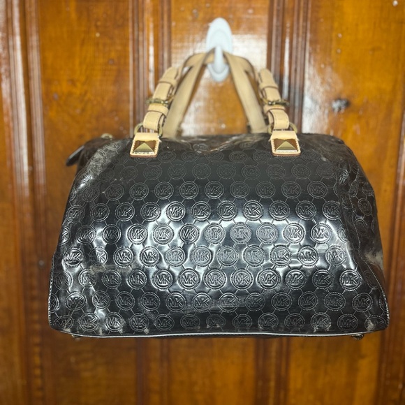 MICHAEL KORS BLACK PATENT BAG - Picture 1 of 7